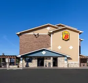 Super 8 by Wyndham Roseville/Detroit Area hotel detail image 3