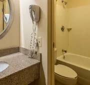 Red Oak Inn Detroit Metro Airport - Belleville hotel detail image 7