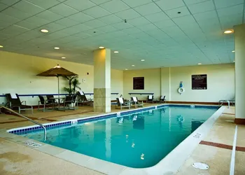 Ramada by Wyndham Southfield hotel thumbnail 4