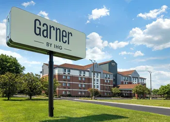 Garner Hotel Warren Northwest by IHG hotel thumbnail 5
