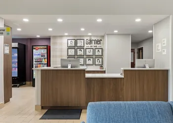 Garner Hotel Warren Northwest by IHG hotel thumbnail 8