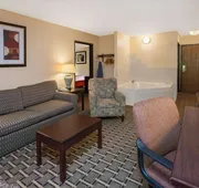 Days Inn & Suites by Wyndham Madison Heights MI hotel detail image 3