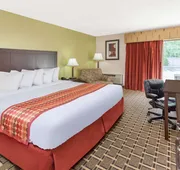 Days Inn & Suites by Wyndham Madison Heights MI hotel detail image 4