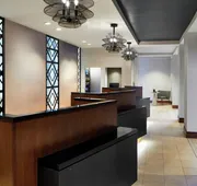 Detroit Metro Airport Marriott hotel detail image 7