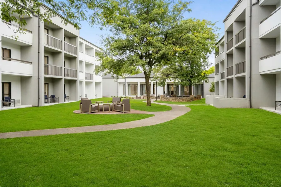 Courtyard by Marriott Detroit Metropolitan Airport Romulus hotel detail image 2