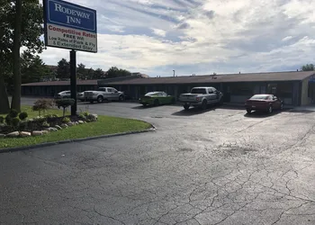 Rodeway Inn Metro Airport hotel thumbnail 2