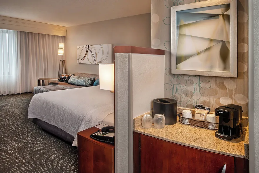 Courtyard by Marriott Dunn Loring Fairfax hotel detail image 6
