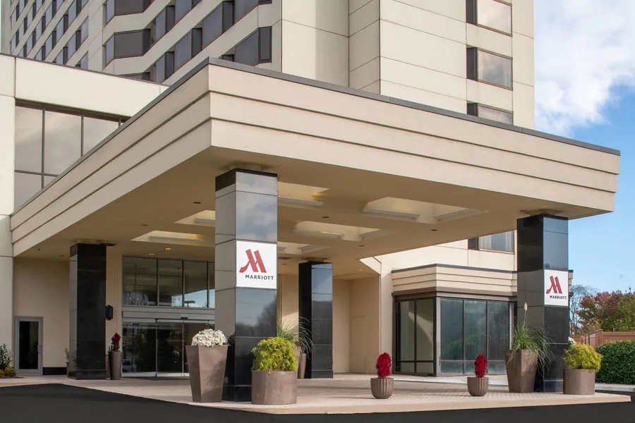 Tysons Corner Marriott hotel detail image 2
