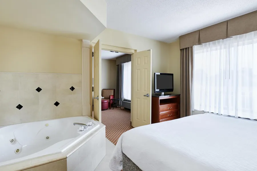Hilton Garden Inn Charlotte North hotel detail image 6