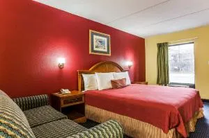 Rodeway Inn Charlotte North End hotel thumbnail 3