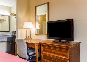 Rodeway Inn Charlotte North End hotel thumbnail 2