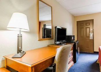 Rodeway Inn Charlotte North End hotel thumbnail 4