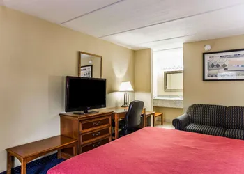 Rodeway Inn Charlotte North End hotel thumbnail 8