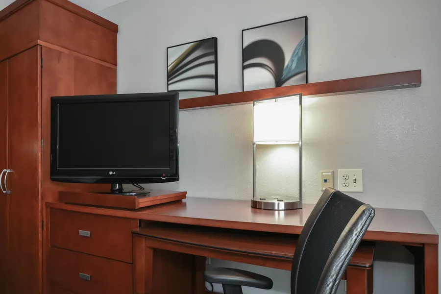Courtyard Marriott Concord hotel detail image 6