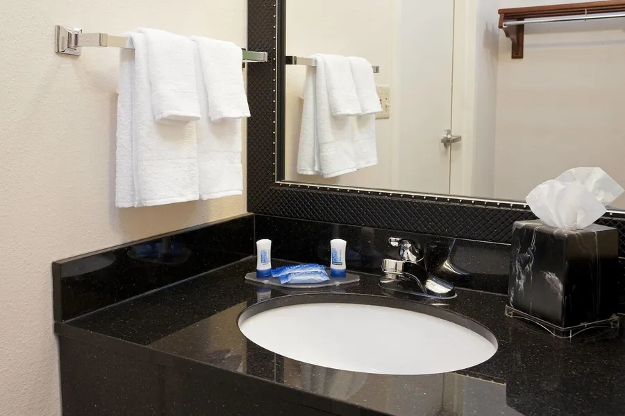 Fairfield Inn & Suites Bloomington hotel detail image 6