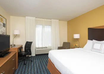 Fairfield Inn & Suites Bloomington hotel thumbnail 6