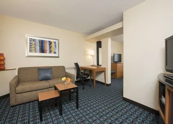 Fairfield Inn & Suites by Marriott Bloomington hotel thumbnail 3