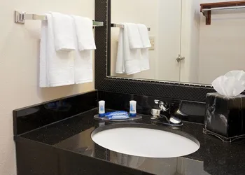 Fairfield Inn & Suites by Marriott Bloomington hotel thumbnail 7