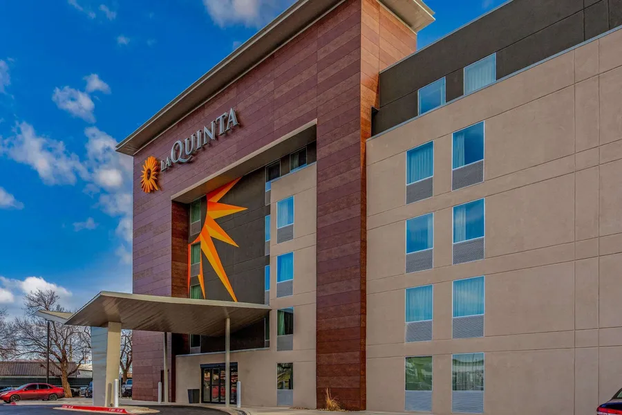 La Quinta Inn & Suites by Wyndham Lubbock West Medical Centr hotel detail image 6