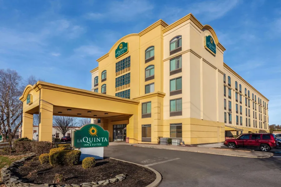 La Quinta Inn & Suites by Wyndham Garden City hotel detail image 2