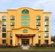 La Quinta Inn & Suites by Wyndham Garden City hotel detail image 3