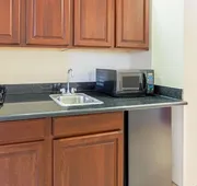 La Quinta Inn & Suites by Wyndham Midwest City - Tinker AFB hotel detail image 5