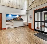 La Quinta Inn & Suites by Wyndham Boone University hotel detail image 7