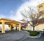 La Quinta Inn & Suites by Wyndham Colorado Springs South AP hotel detail image 5