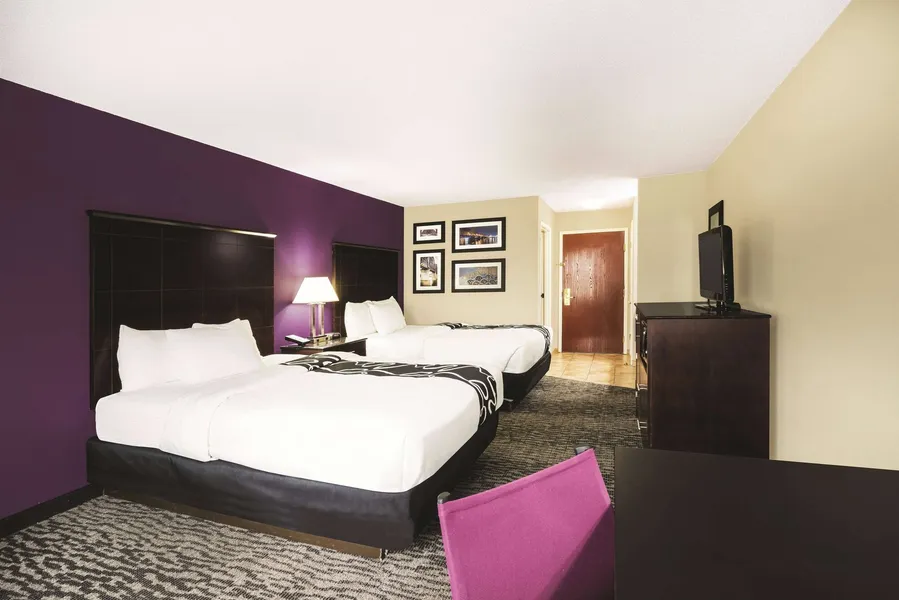 La Quinta Inn & Suites by Wyndham Louisville East hotel detail image 6