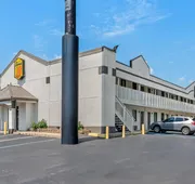Super 8 by Wyndham Brownsburg hotel detail image 3