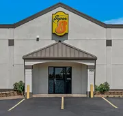 Super 8 by Wyndham Brownsburg hotel detail image 5