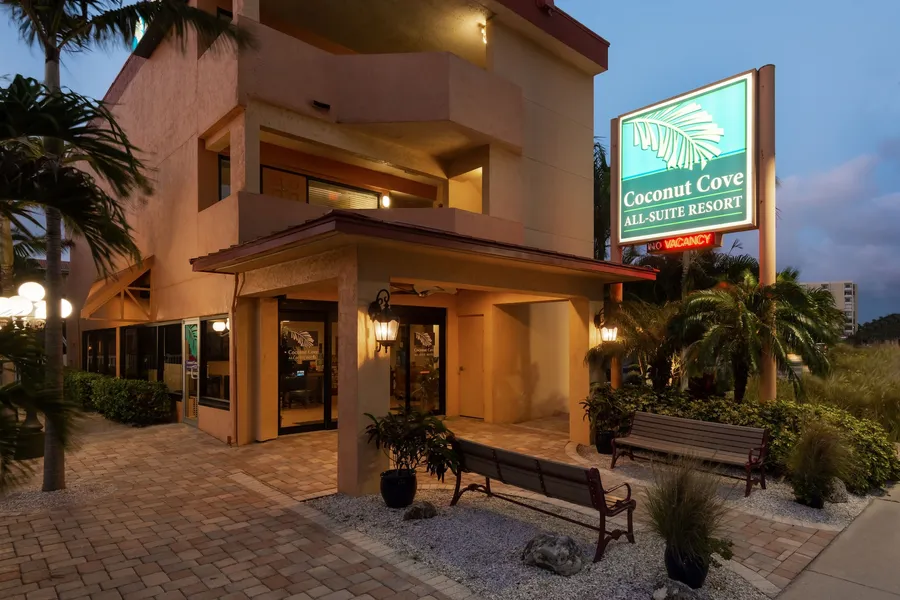 Coconut Cove All-Suite Hotel hotel detail image 2