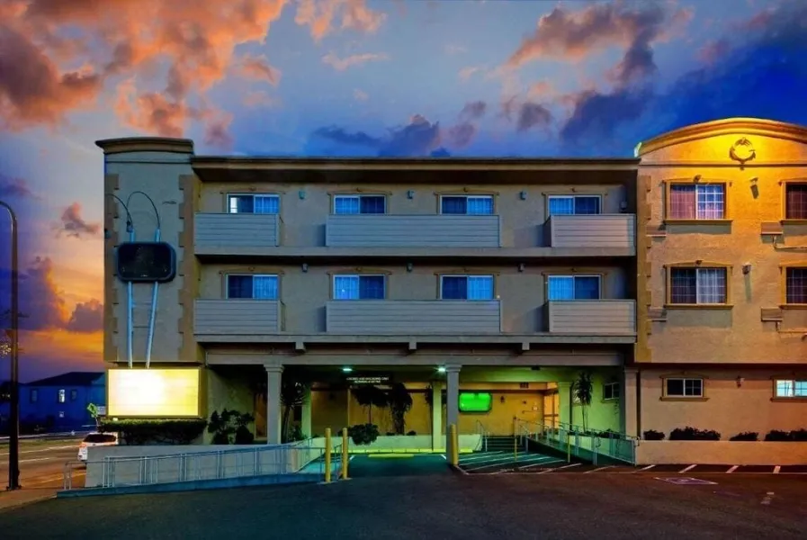 University Inn & Suites Berkeley hotel detail image 2