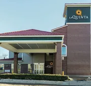 La Quinta Inn & Suites by Wyndham Kansas City Airport hotel detail image 3