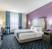 La Quinta Inn & Suites by Wyndham Kansas City Airport hotel detail image 7