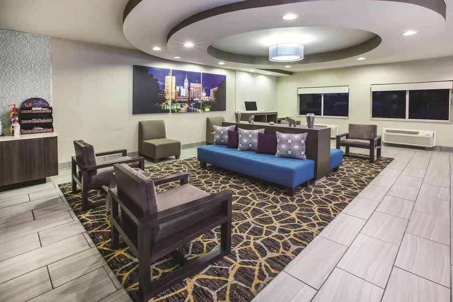 La Quinta Inn by Wyndham Indianapolis North at Pyramids hotel detail image 2