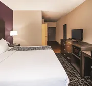 La Quinta Inn by Wyndham Indianapolis North at Pyramids hotel detail image 4