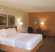 Baymont by Wyndham Houston La Porte hotel detail image 7