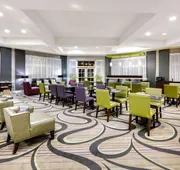 La Quinta Inn & Suites by Wyndham Dallas North Central hotel detail image 4