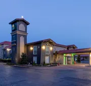 La Quinta Inn by Wyndham Kansas City Lenexa hotel detail image 3