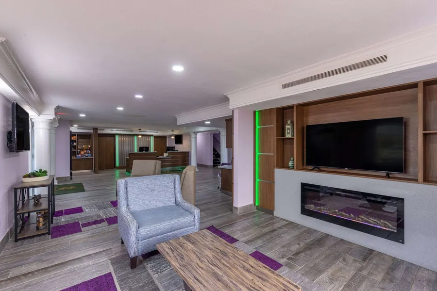 La Quinta Inn by Wyndham Kansas City Lenexa hotel detail image 6