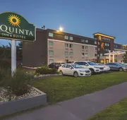 La Quinta Inn & Suites by Wyndham Portland DT/Maine Med hotel detail image 4