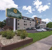 La Quinta Inn & Suites by Wyndham Portland DT/Maine Med hotel detail image 5