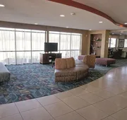 La Quinta Inn & Suites by Wyndham Edmond hotel detail image 3