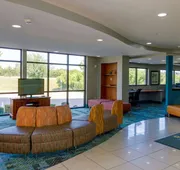 La Quinta Inn & Suites by Wyndham Edmond hotel detail image 7