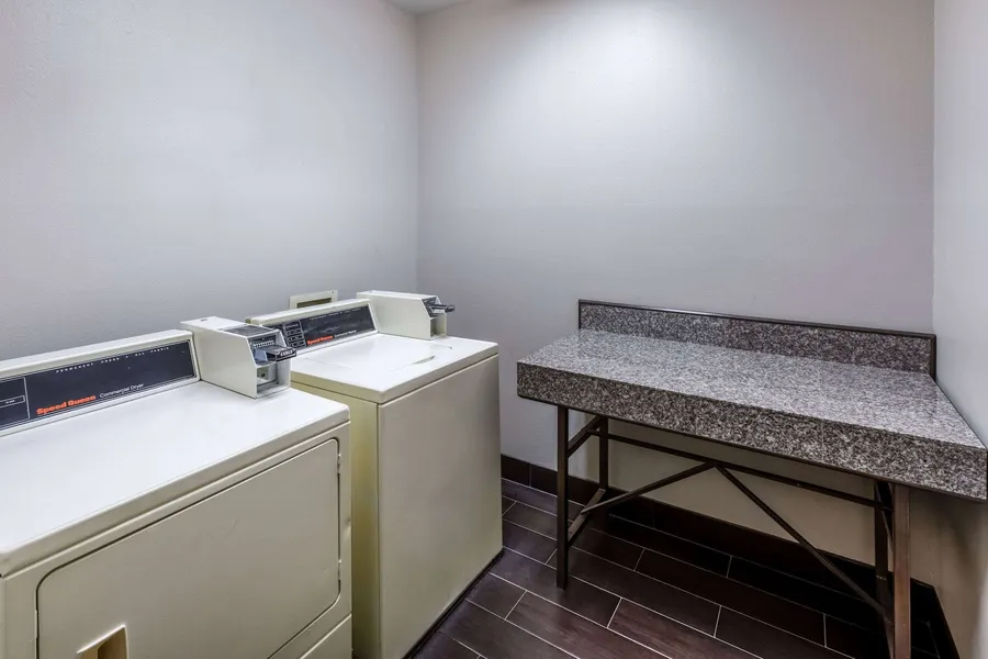 La Quinta Inn & Suites by Wyndham Rockwall hotel detail image 6