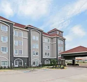 La Quinta Inn & Suites by Wyndham Paris hotel detail image 3