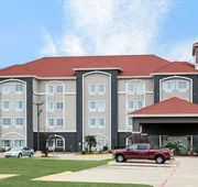 La Quinta Inn & Suites by Wyndham Paris hotel detail image 4