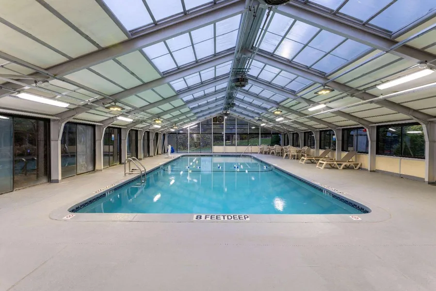 Baymont by Wyndham White Plains - Elmsford hotel detail image 2