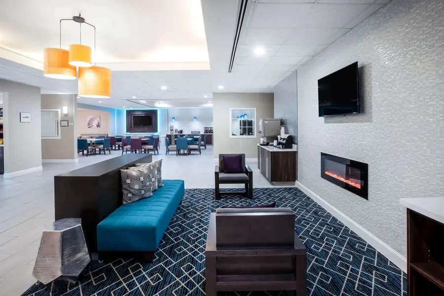 La Quinta Inn & Suites by Wyndham Lubbock North hotel detail image 6